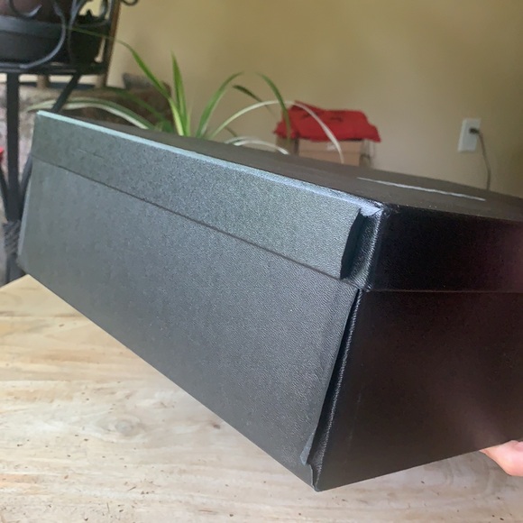 CHANEL Shoe/Giftbox - Large - Picture 3 of 8